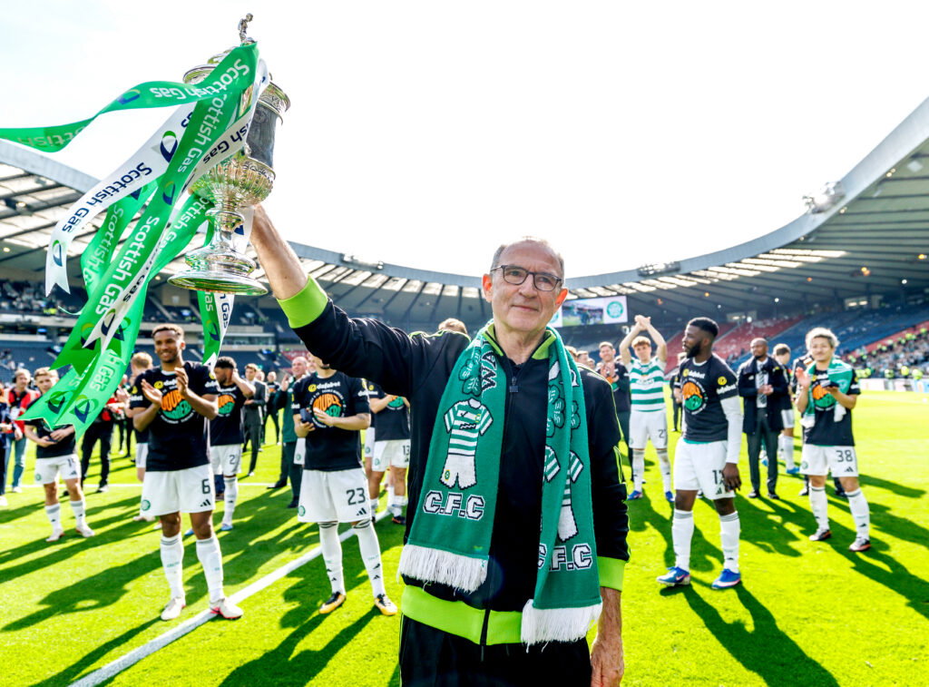 Martin O'Neill with the Scottish Cup