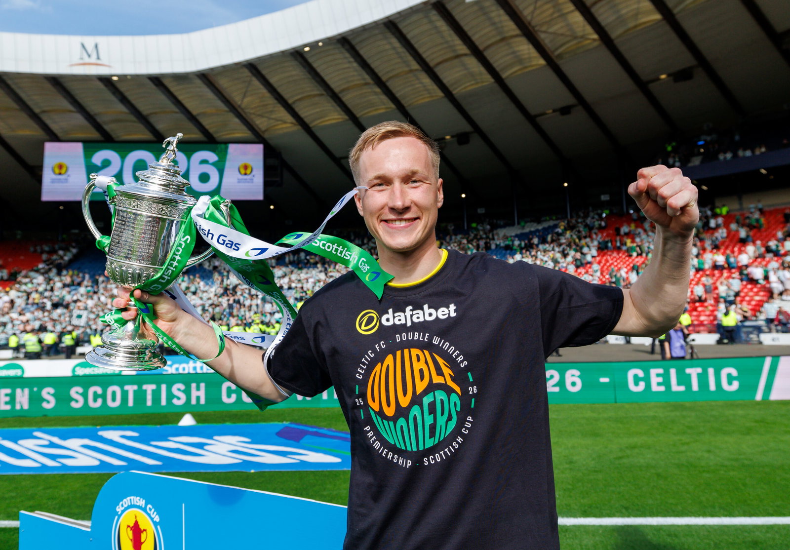 Viljami Sinisalo with the Scottish Cup.