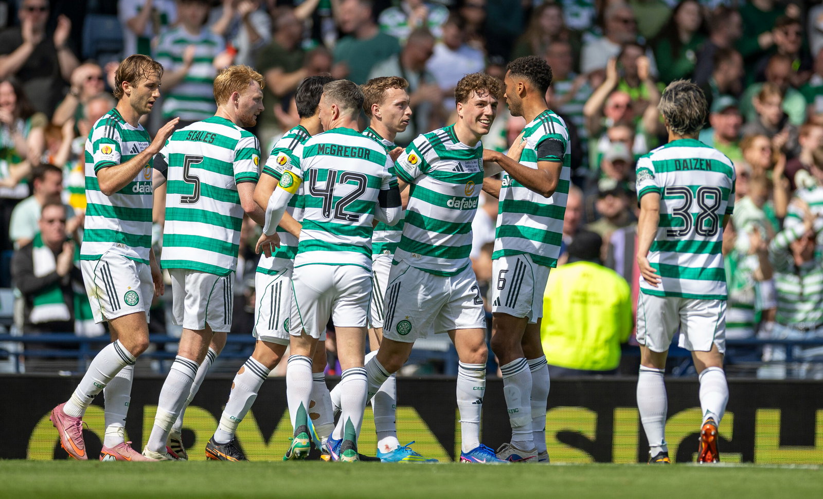 Arne Engels scores