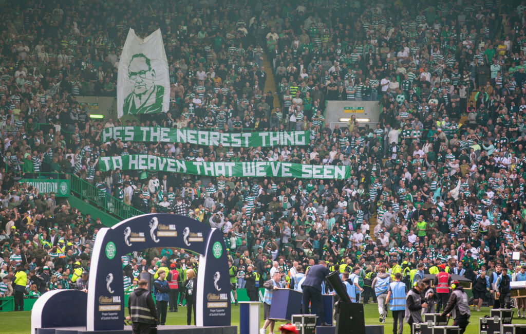 Derek McInnes banner