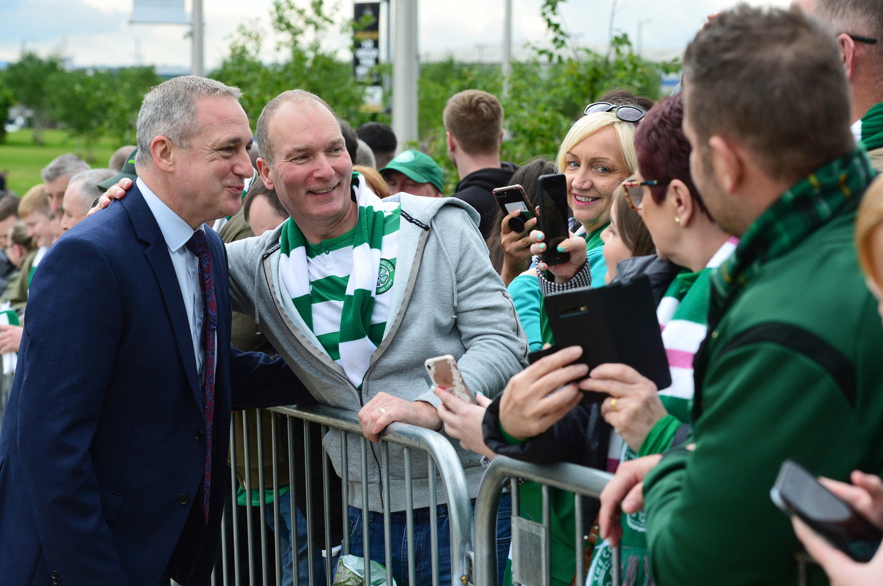 Celtic legend Paul McStay poses with fans 