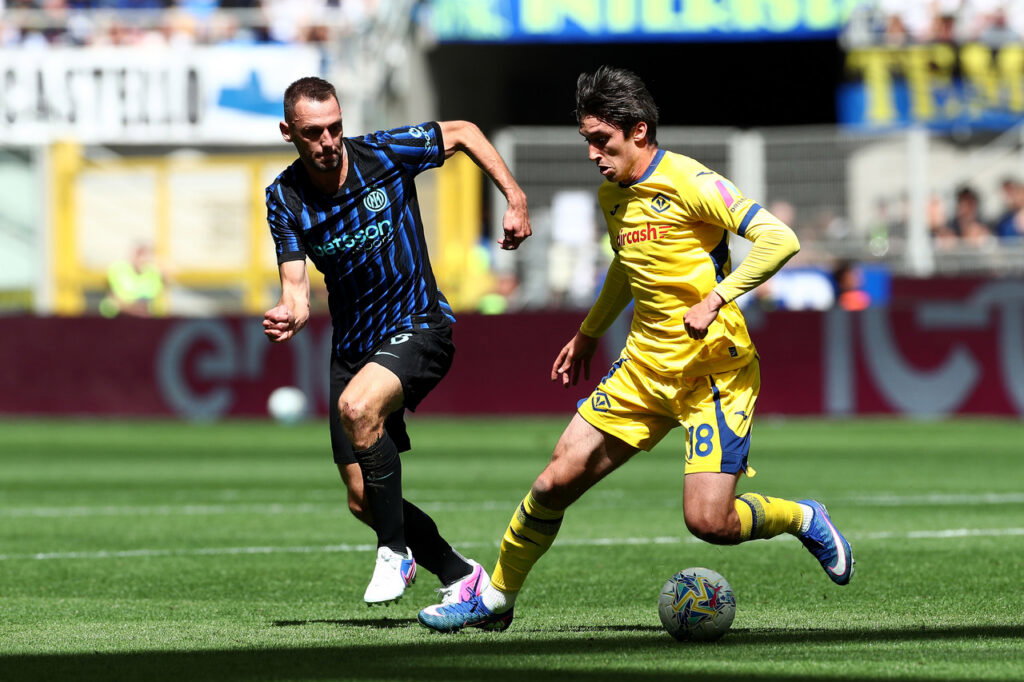 Celtic keep tabs on Kieron Bowie as Hellas Verona relegation sparks transfer interest Kieron Bowie of Hellas Verona runs with the ball