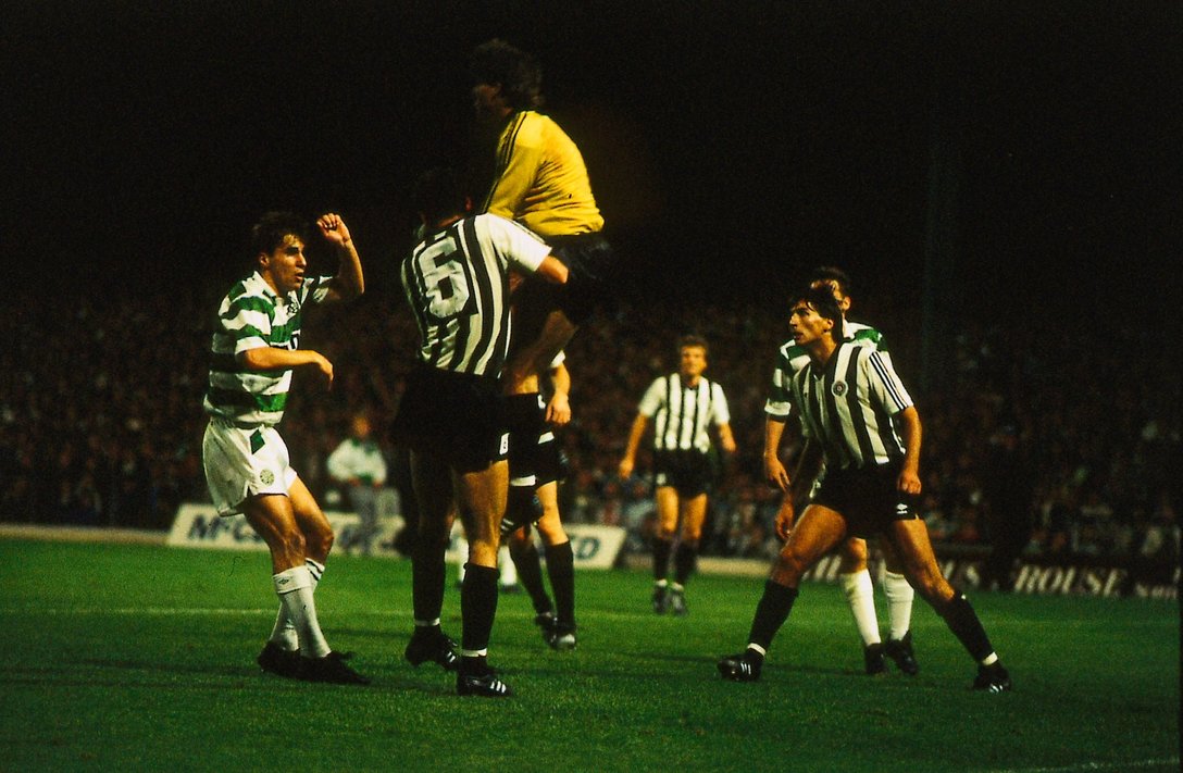 Celtic v Partizan Belgrade September 1989. Dariusz DziekanowskiDziekanowski. i 