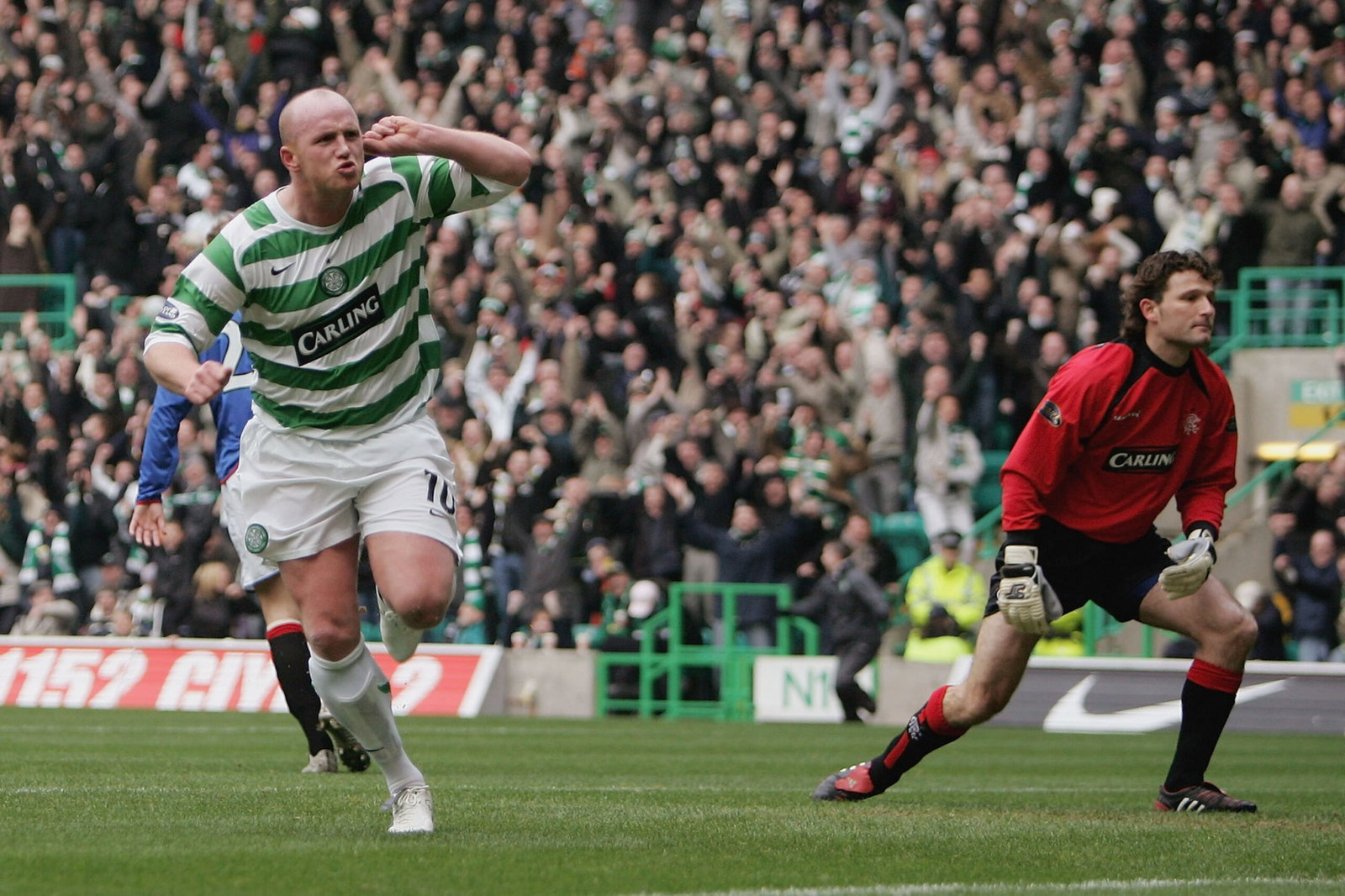 John Hartson of Celtic celebrates
