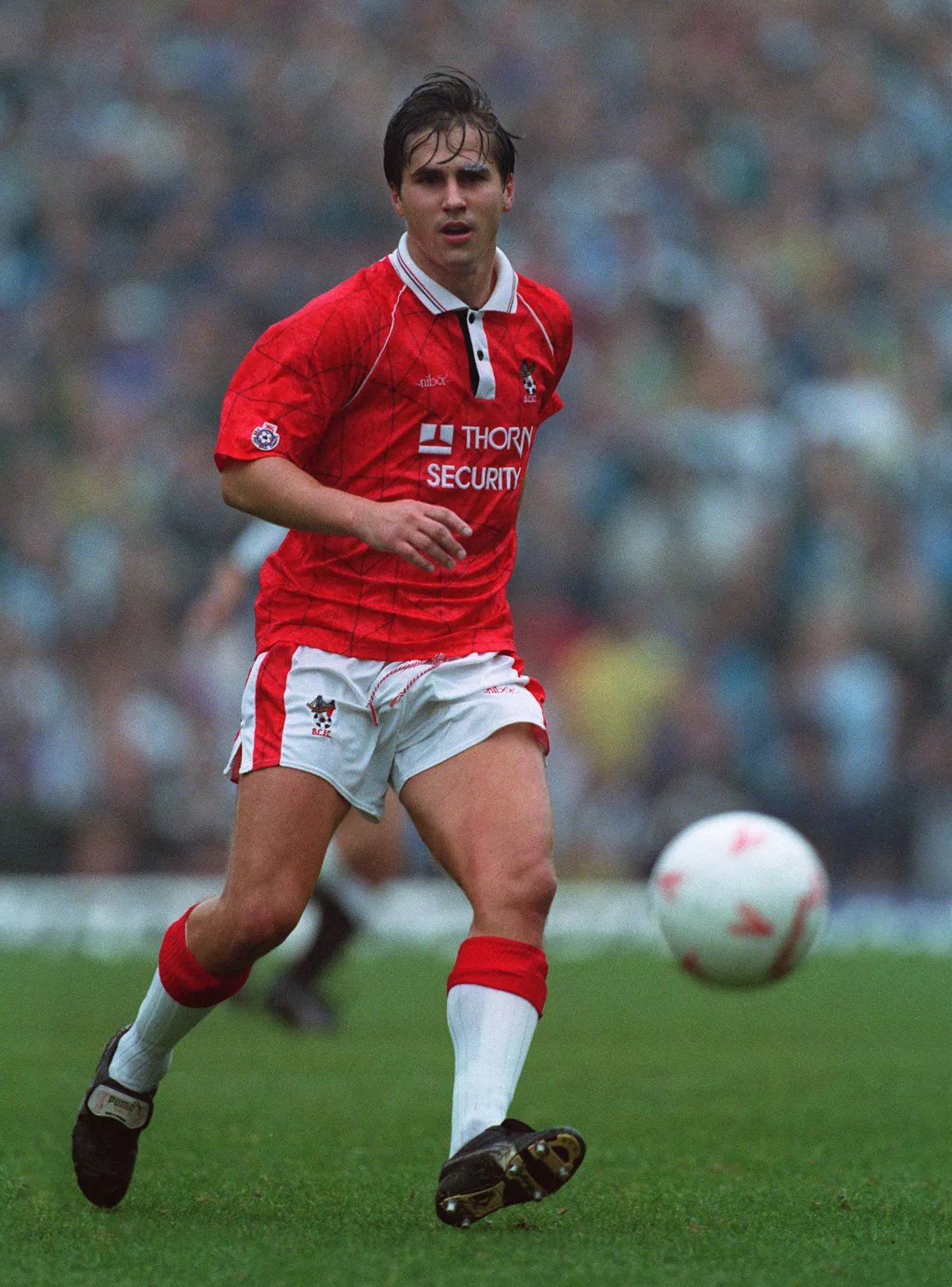 Dariusz Dziekanowski in action for Bristol City