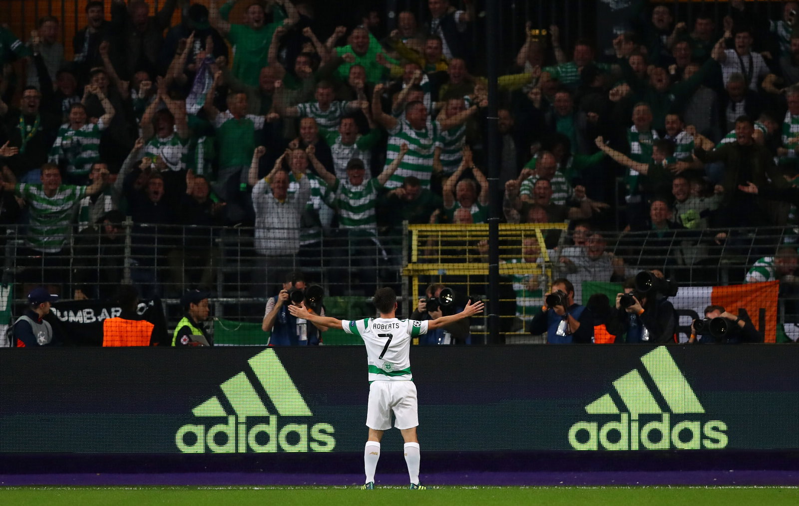 Patrick Roberts of Celtic celebrates 