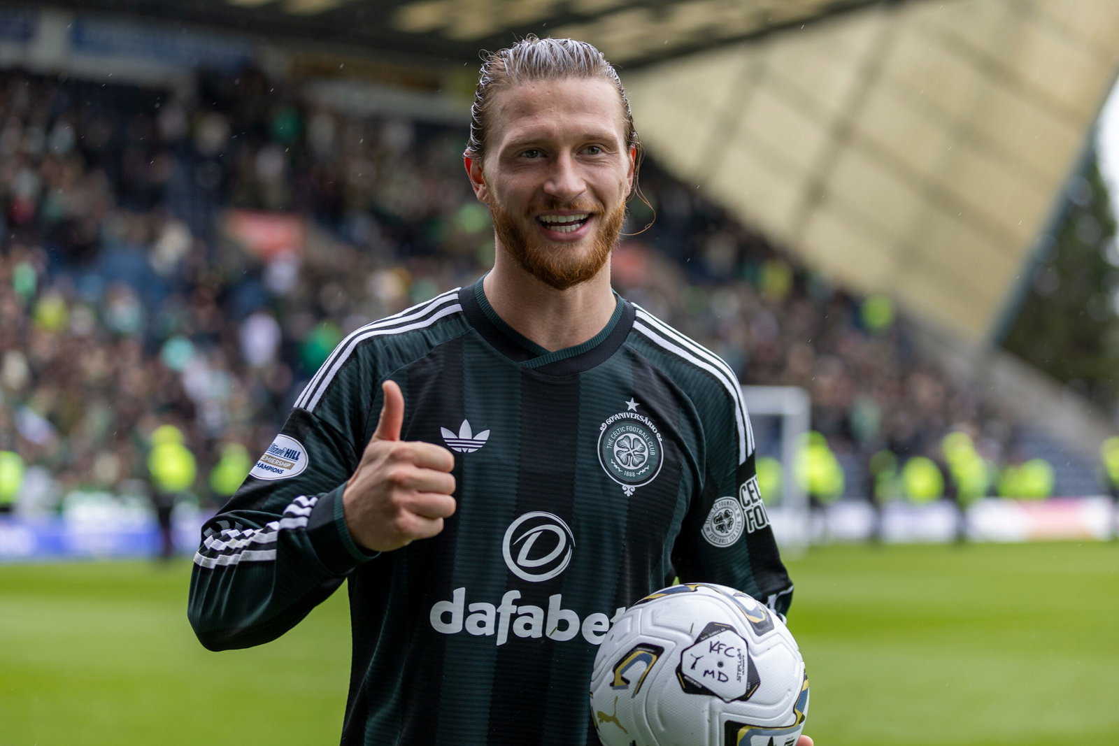 Kasper Hogh with the match ball