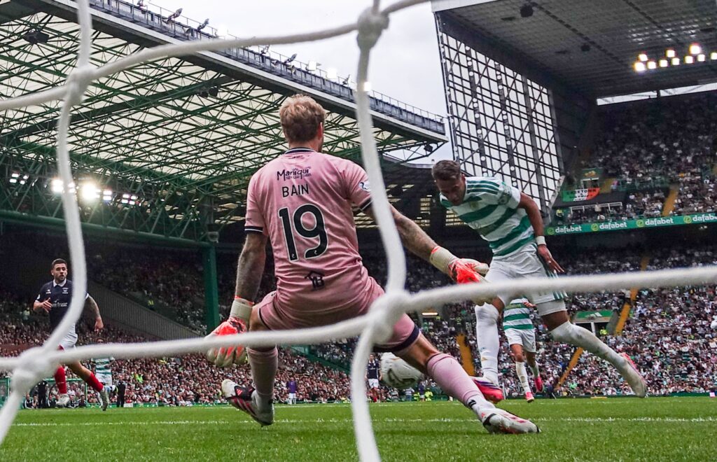Martin O’Neill heaps praise on Celtic goal hero Camilo Duran Camilo Duran of Celtic scores