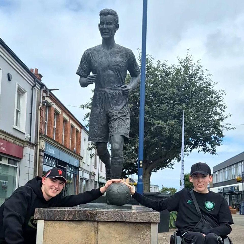 Bertie’ Peacock's statue in Coleraine.