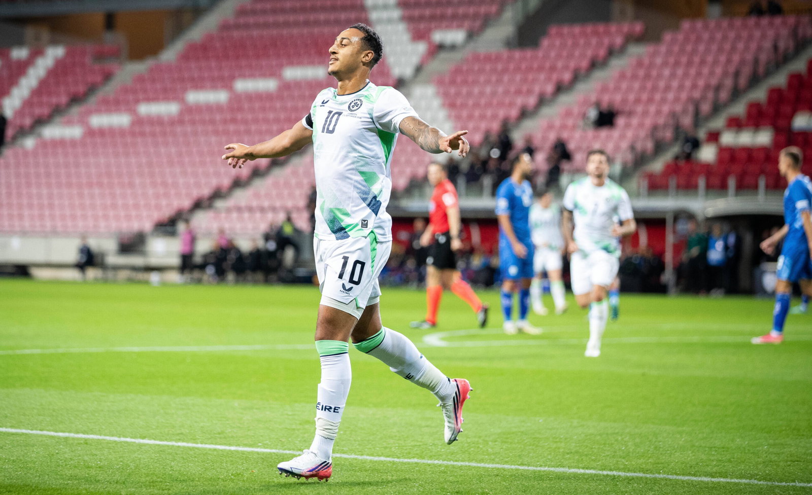 Adam Idah scores