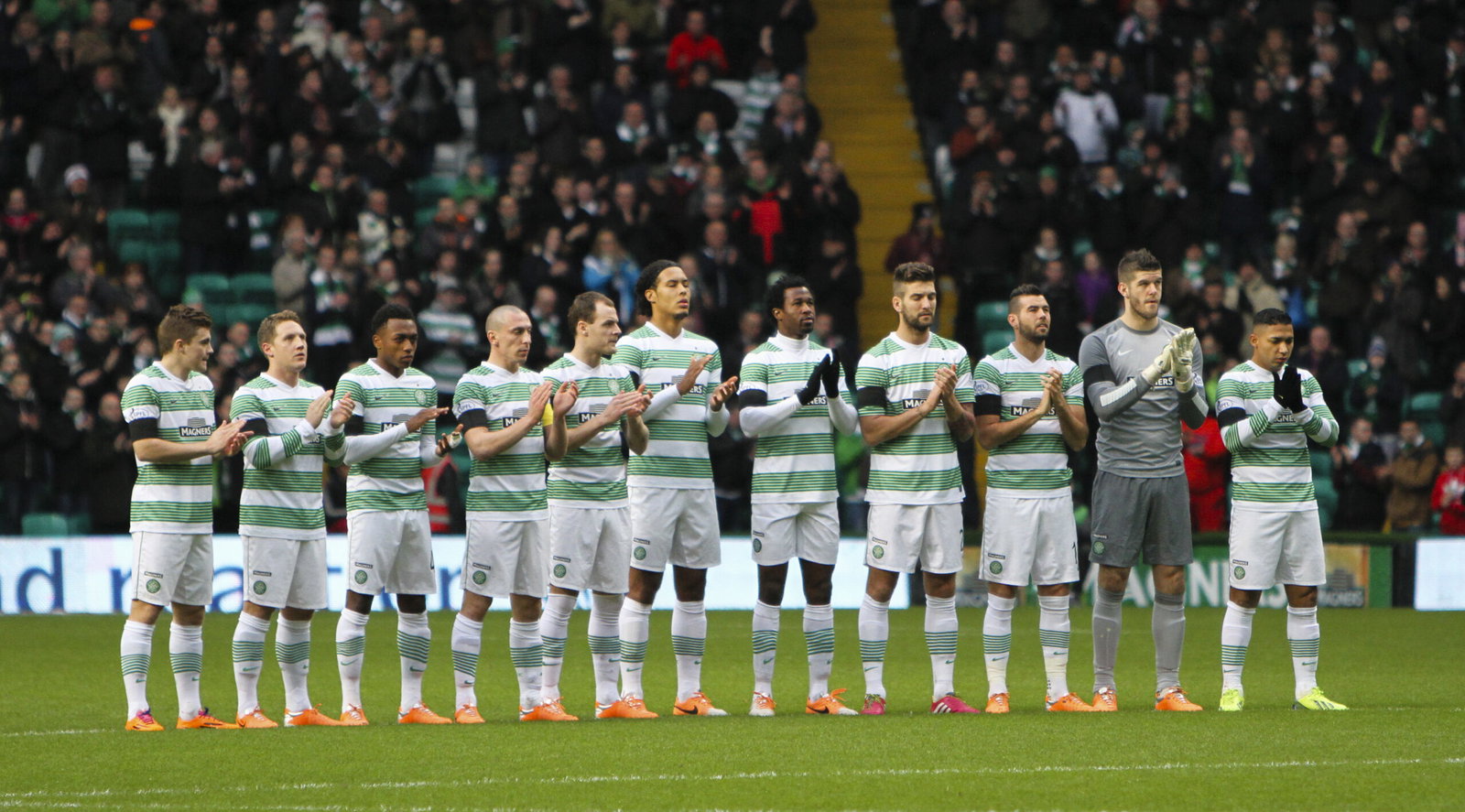 A minute of applause for Bobby Collins 
