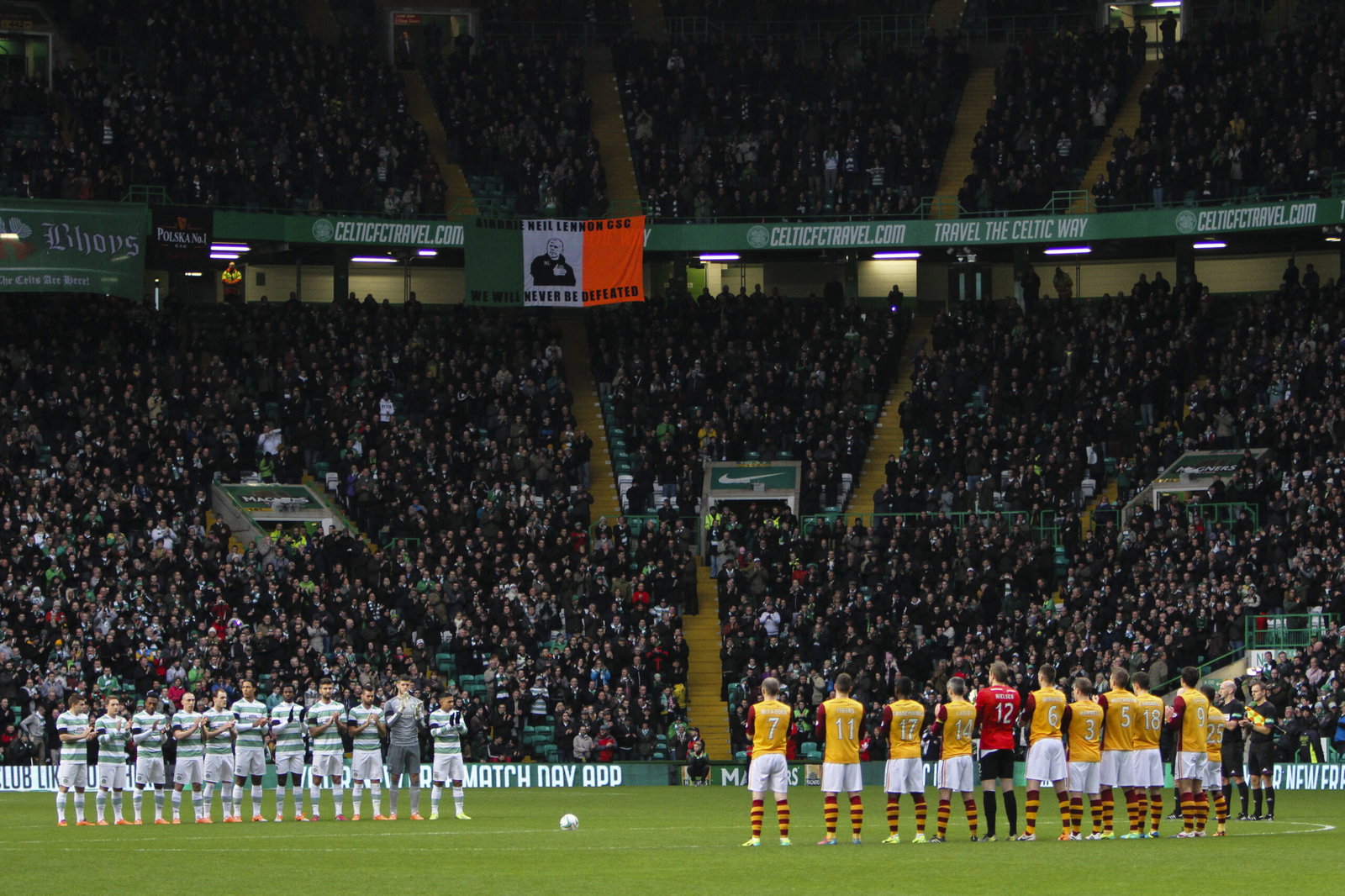 A minute of applause for Bobby Collins 