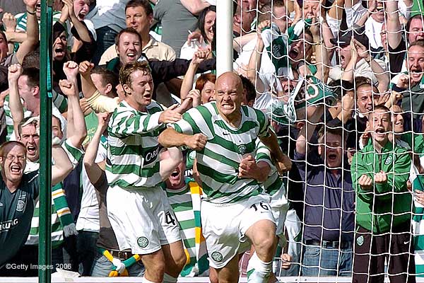 Aiden McGeady and Thomas Gravesen celebrate