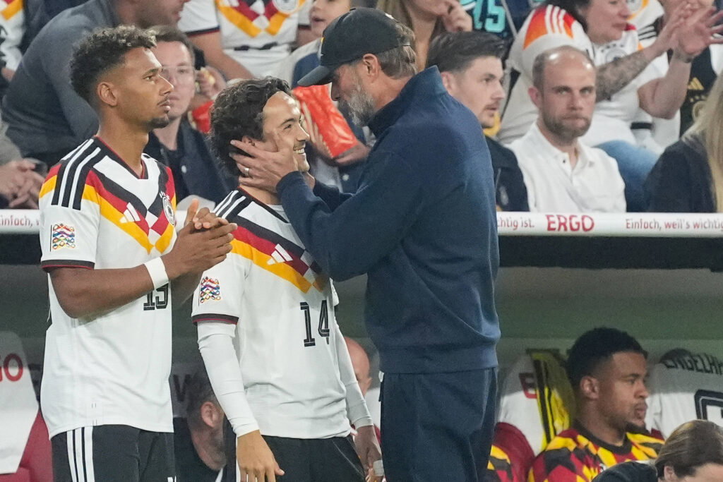 Jurgen Klopp – Mika Baur plays in ‘toughest league in the world’ Mika Baur is congratulated by Jurgen Klopp